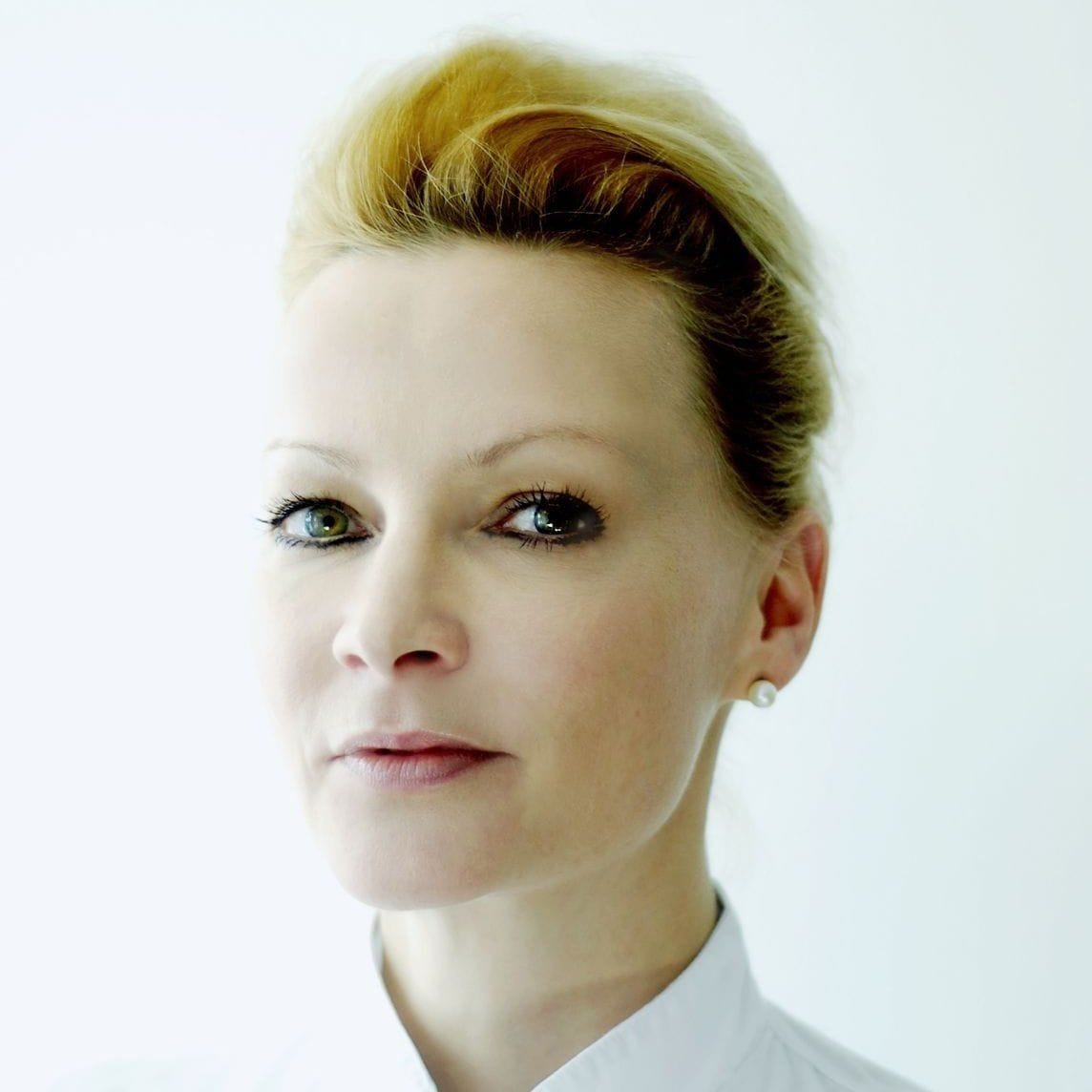 Dr. med. Dr. phil. Anna Erat 